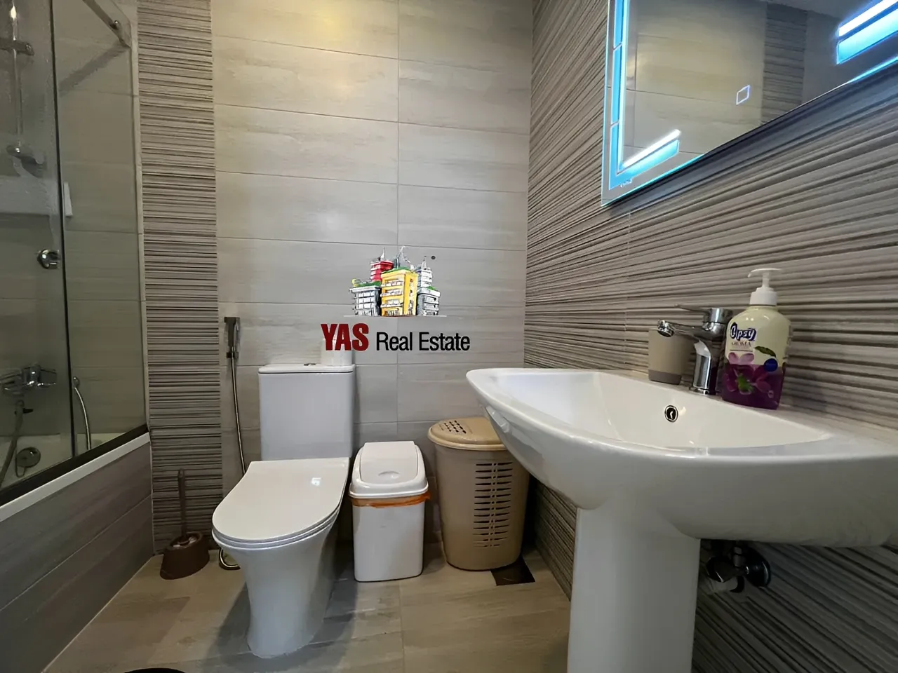 Apartment for Rent in Ballouneh - 3 bed, 3 bath