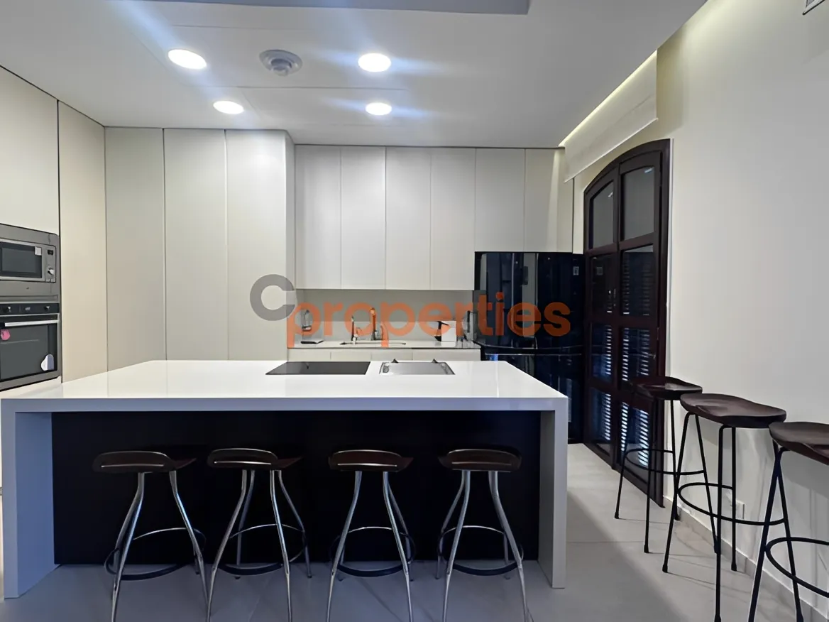 Apartment for Rent in Downtown - 1 bed, 3 bath