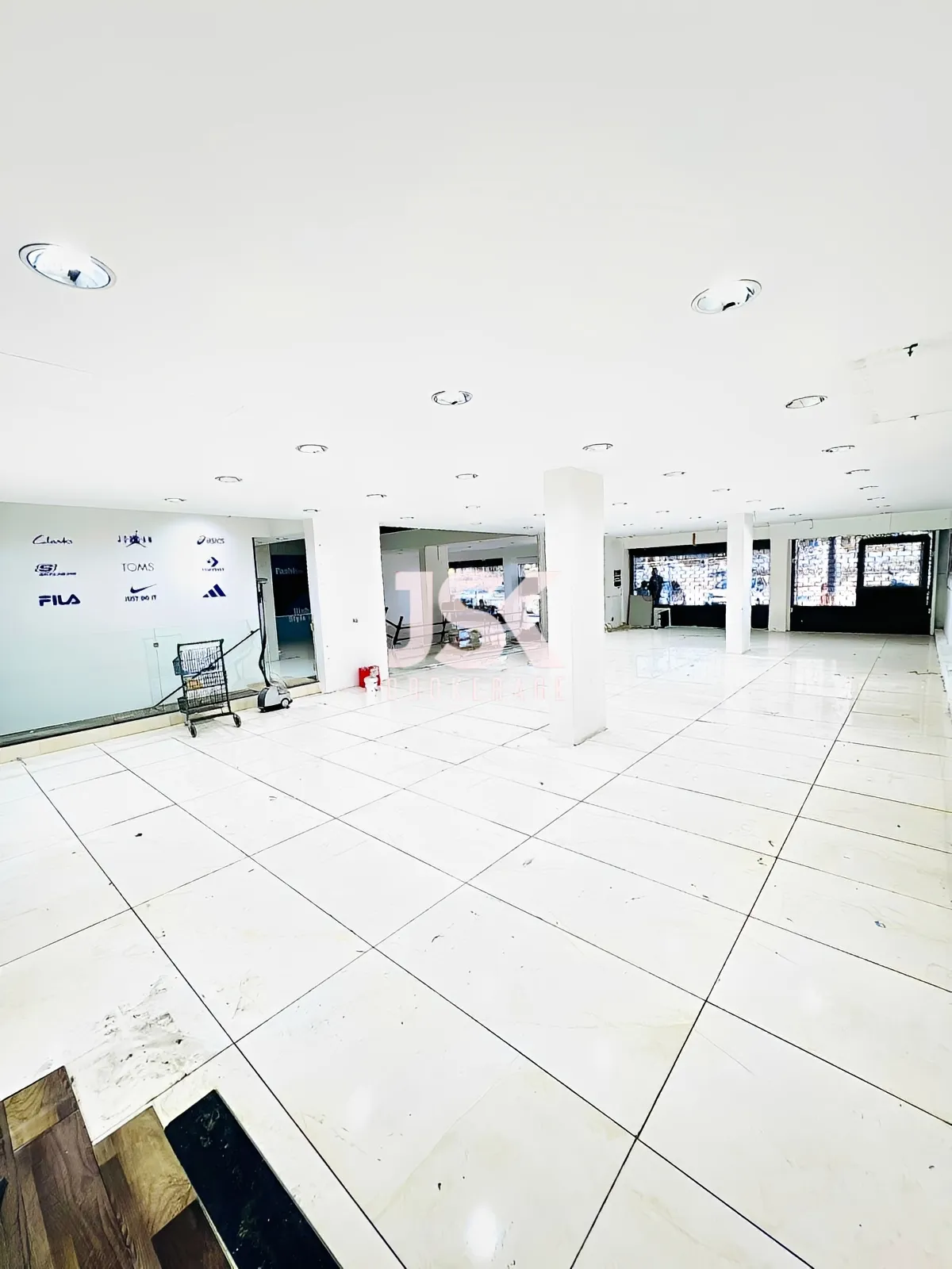 Showroom for Sale in Jounieh