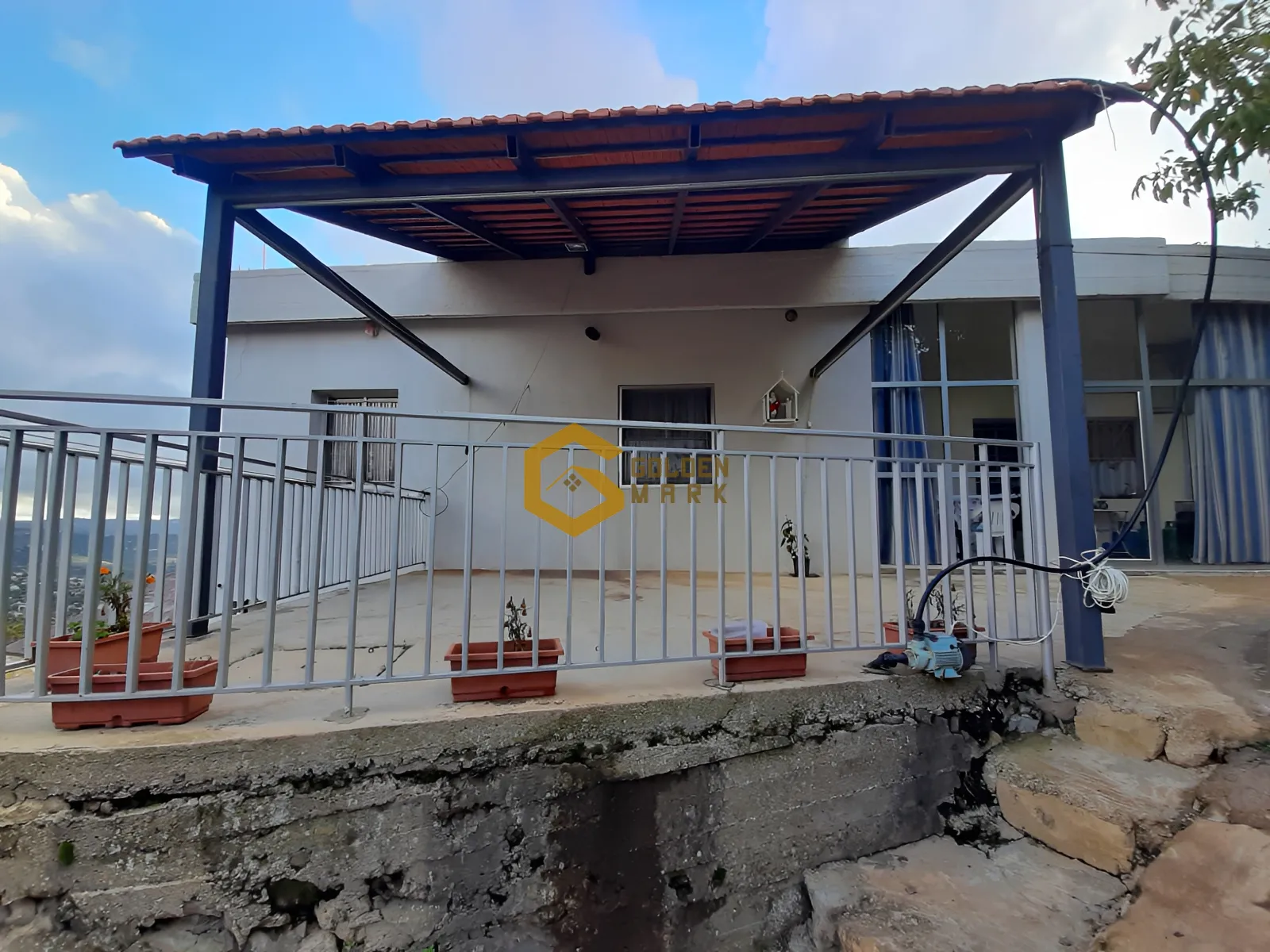 Villa for Sale in Kfardebian - 5 bed, 1 bath