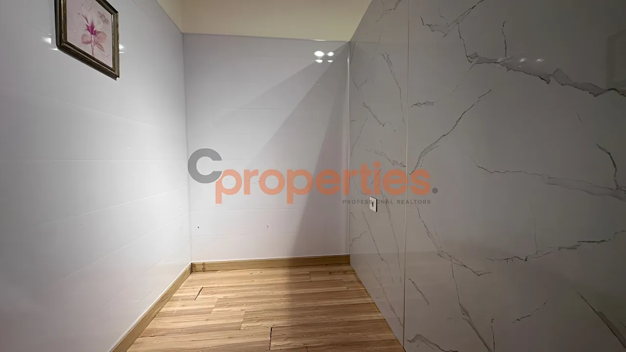 Office for Rent in Manara
