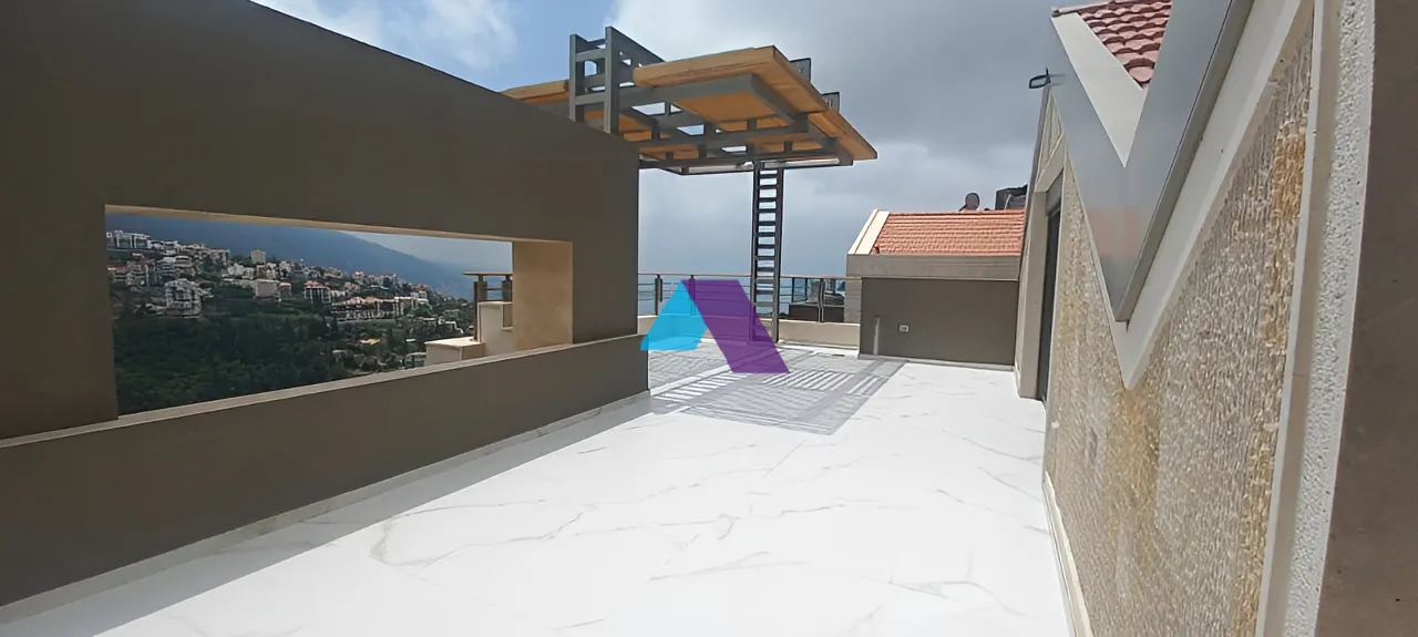 Apartment for Sale in Adma w Dafnah - 4 bed, 5 bath
