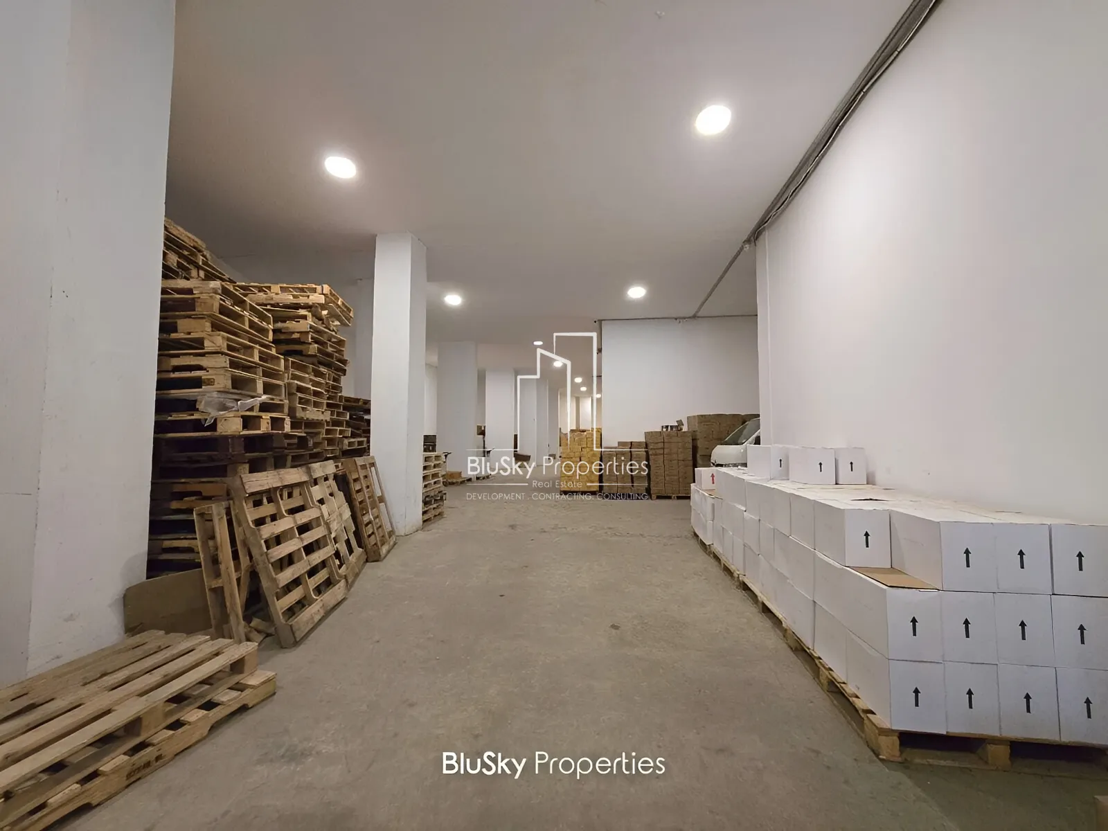 Warehouse for sale in Mansourieh