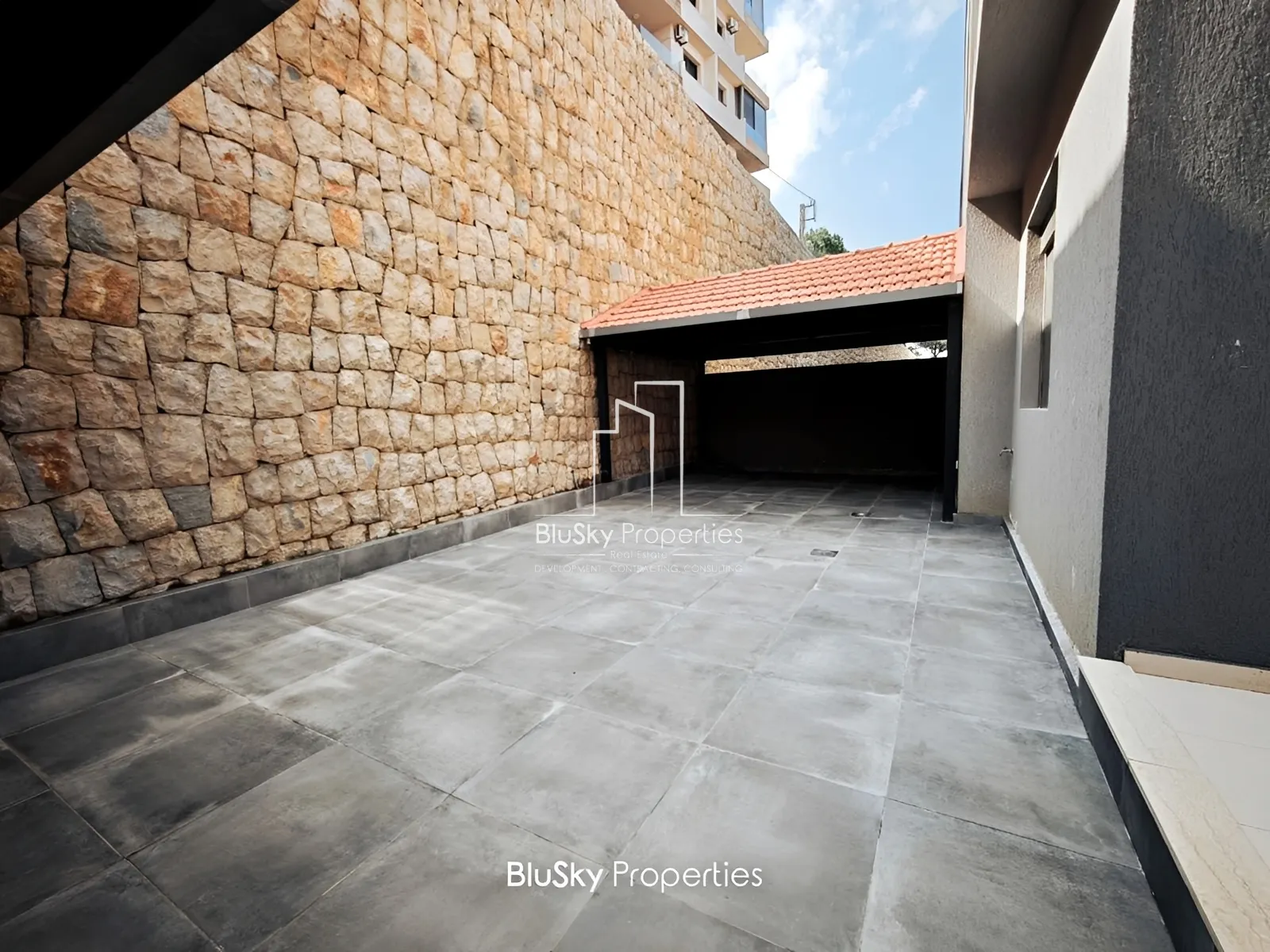 Apartment for Sale in Jouret El Ballout