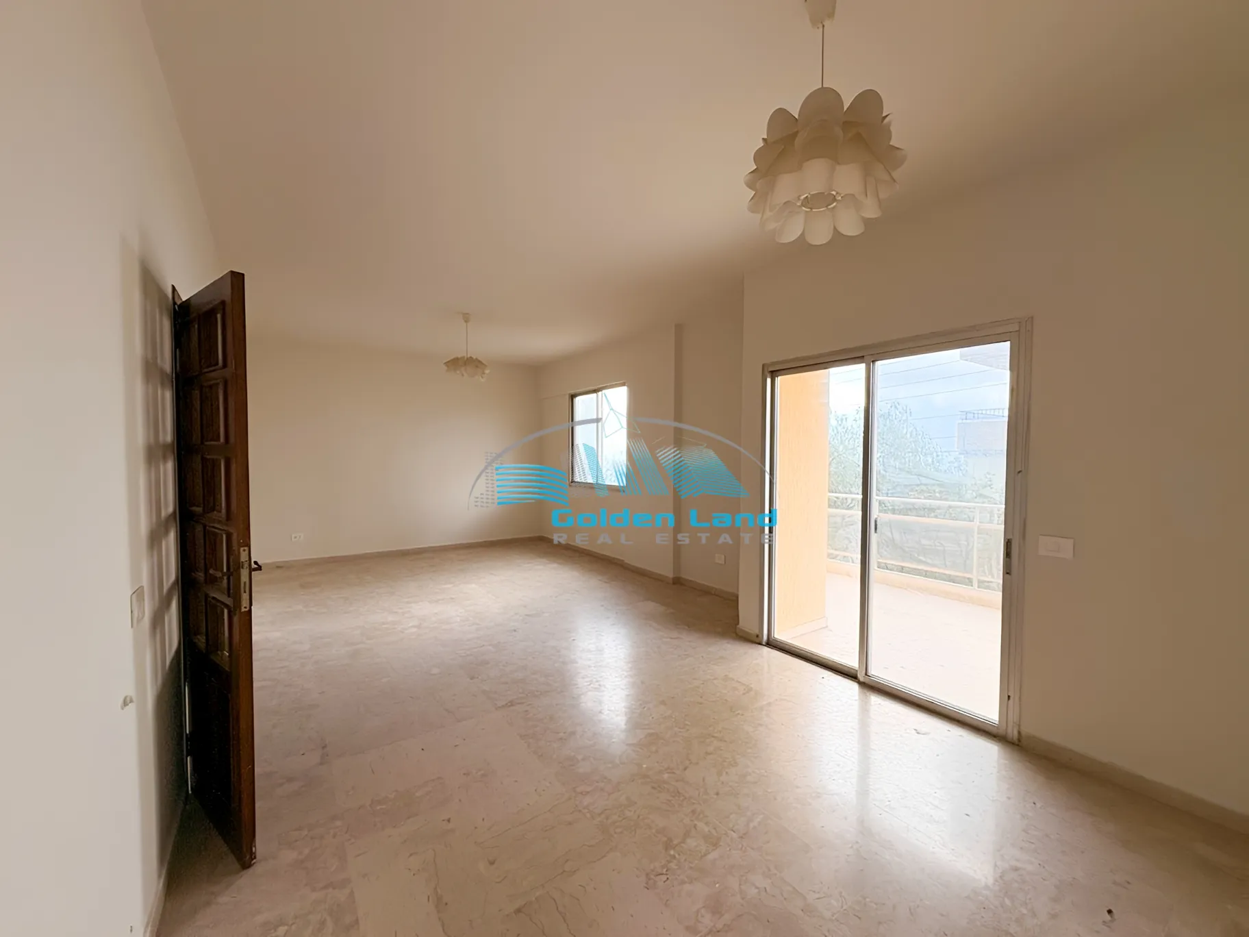 Apartment for sale in Mazraat Yachoua, Lebanon - 3 bed, 3 bath