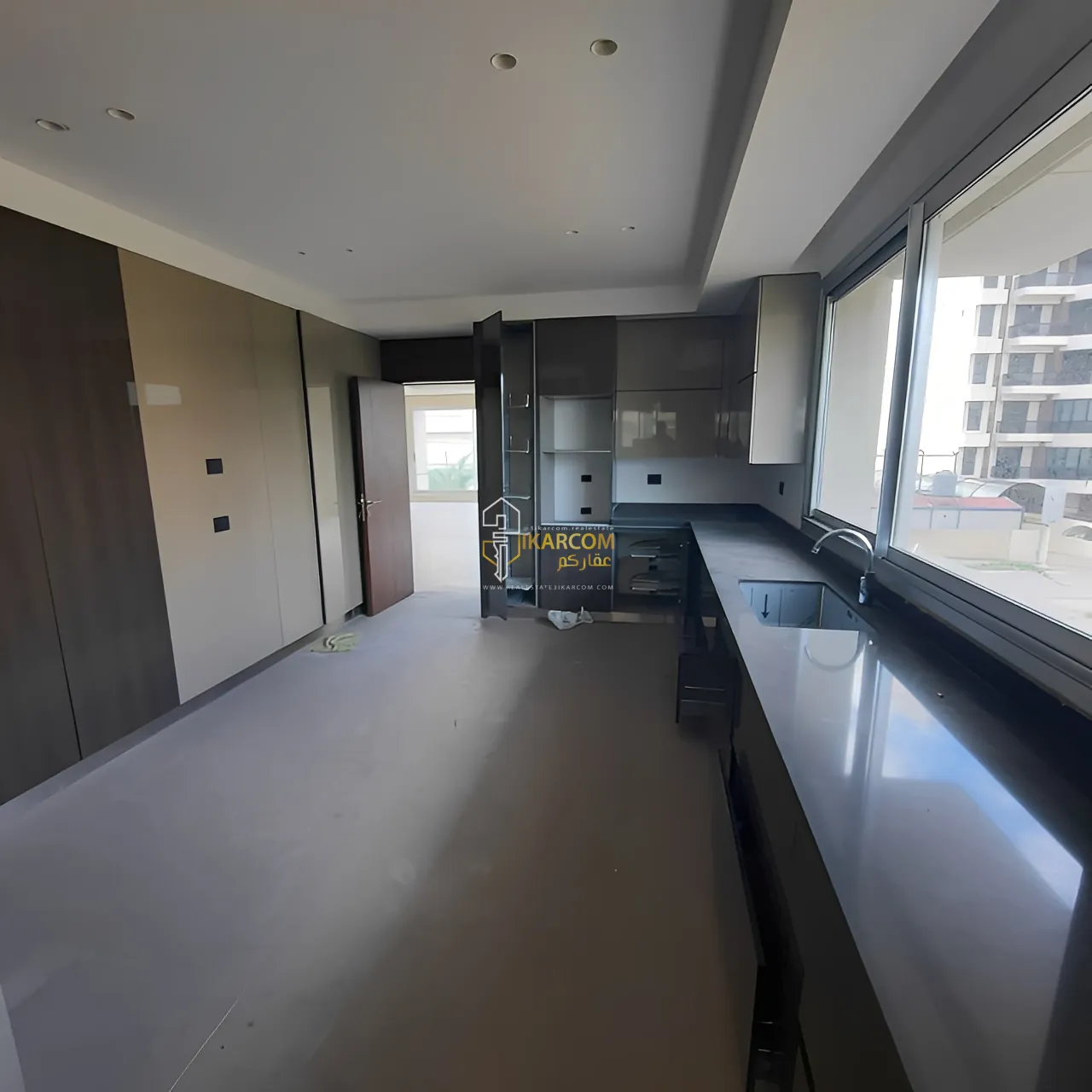 Apartment for Sale in Jnah - 4 bed, 5 bath