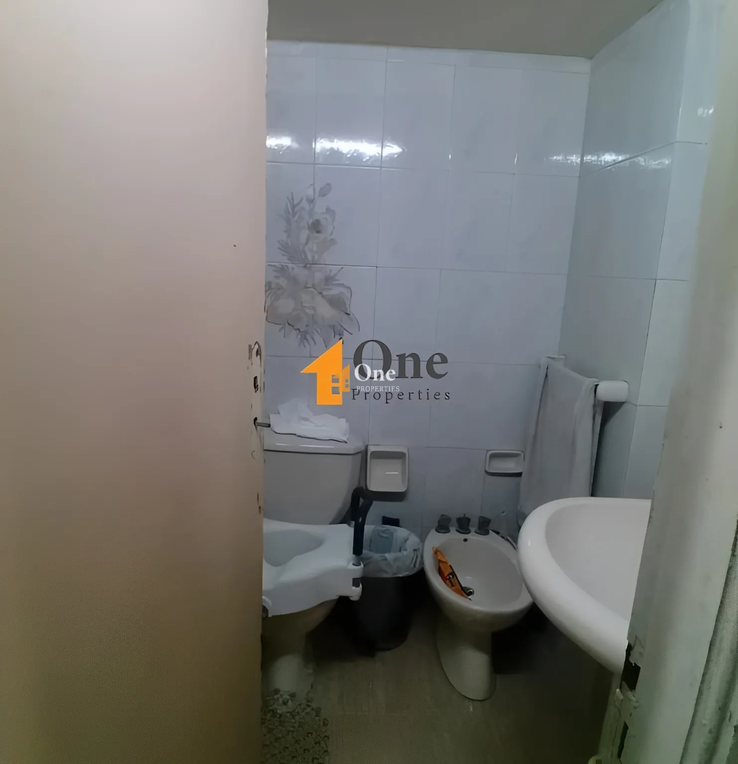 Apartment for sale in Haret Sakher, Lebanon - 3 bed, 2 bath