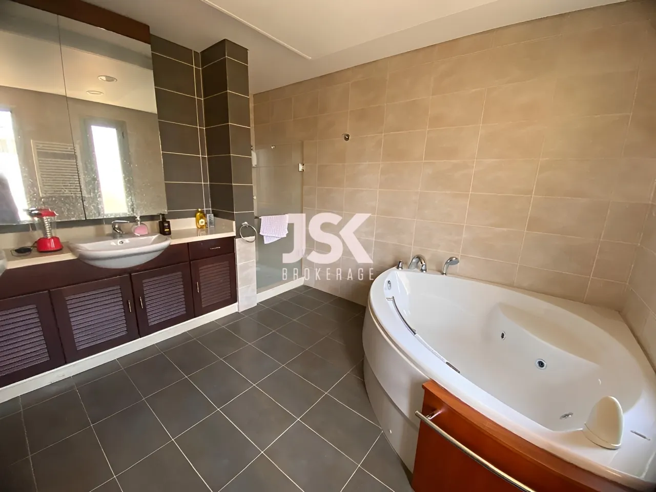 Apartment for Sale in Ras