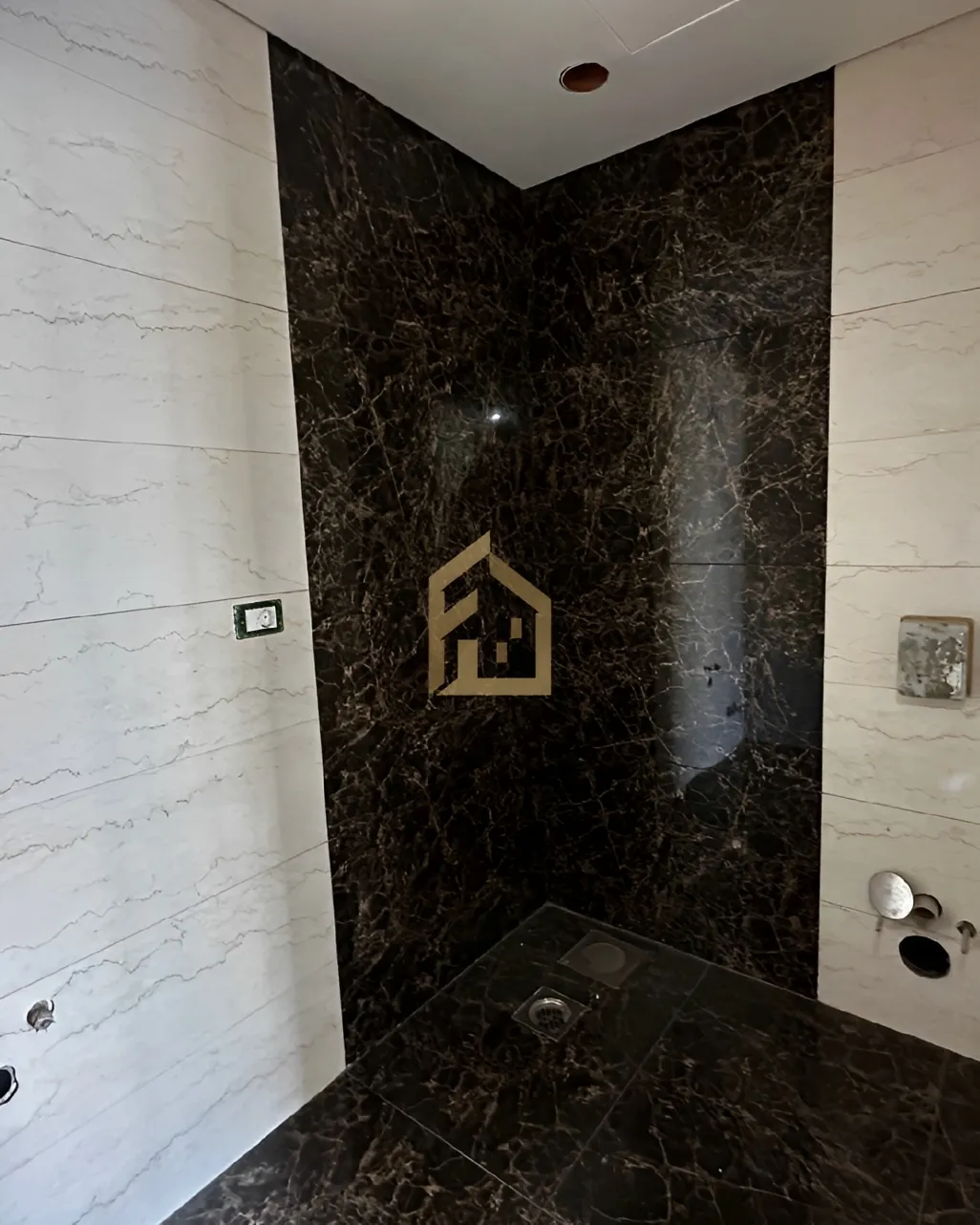 Apartment for sale in Ramlet El Baida, Bayrut, Lebanon
