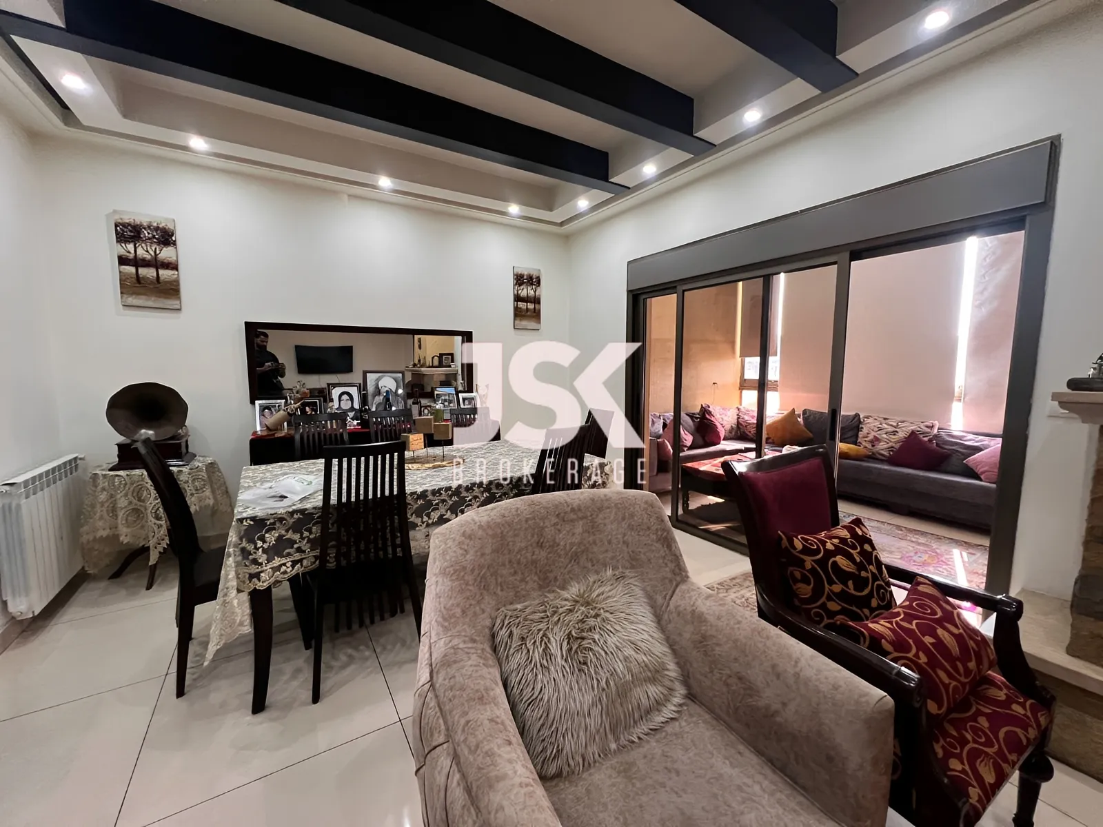 Apartment for Sale in Forn El Chebbak