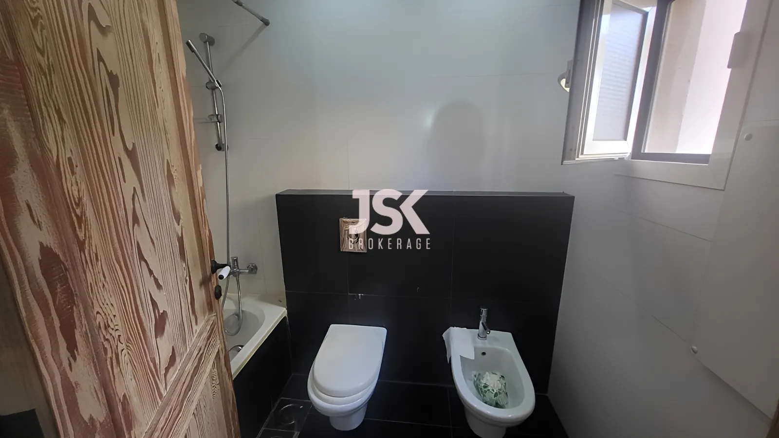 Apartment for Rent in Haret Sakher