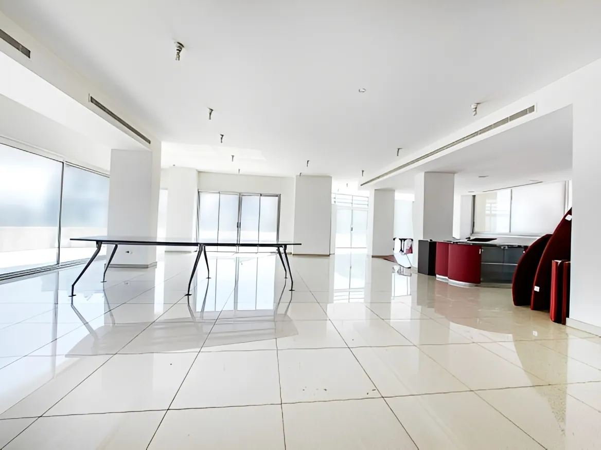 Office for Sale in Horch Tabet