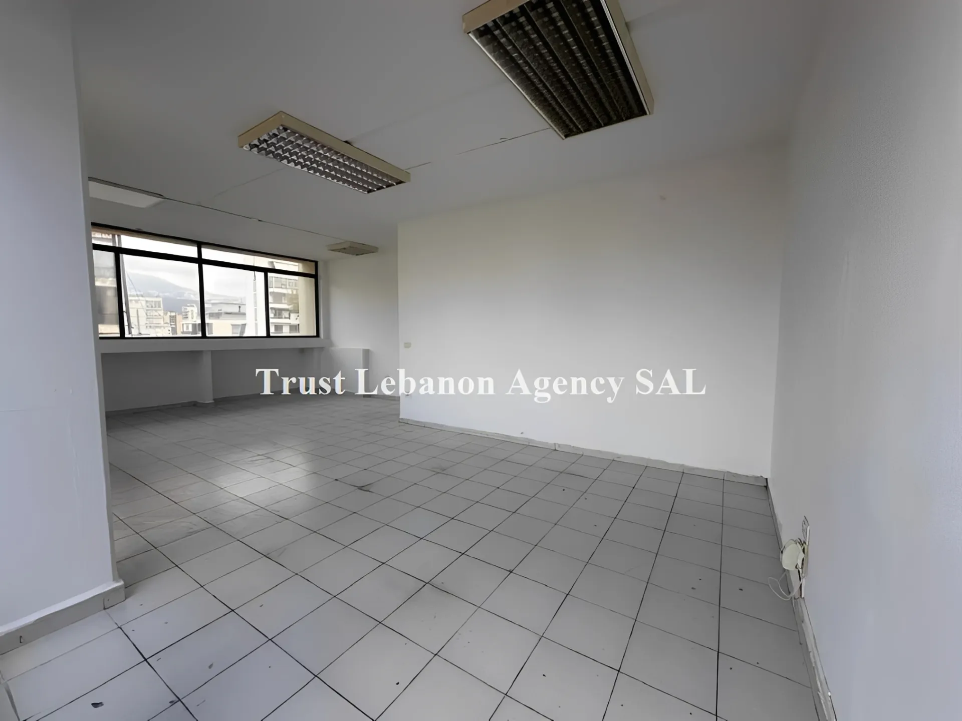 Office for rent in Metn, Sin El Fil