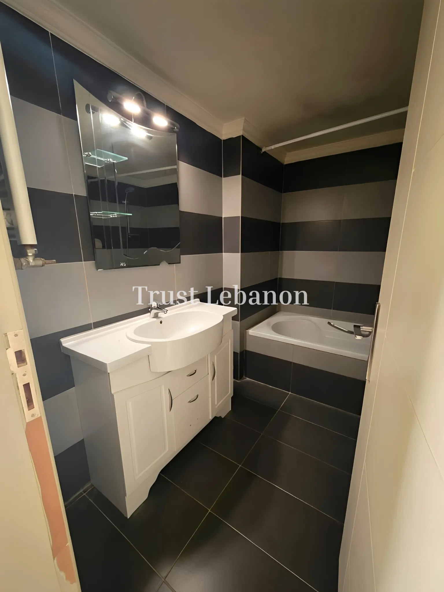 Apartment for rent in Adma w Dafnah, Lebanon