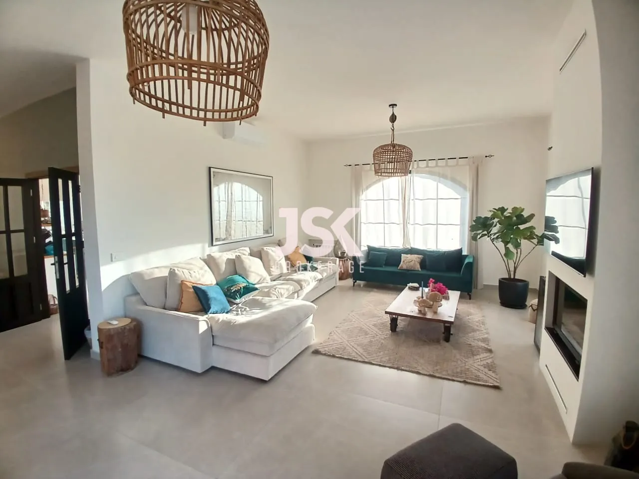 Villa for Sale in Roumieh