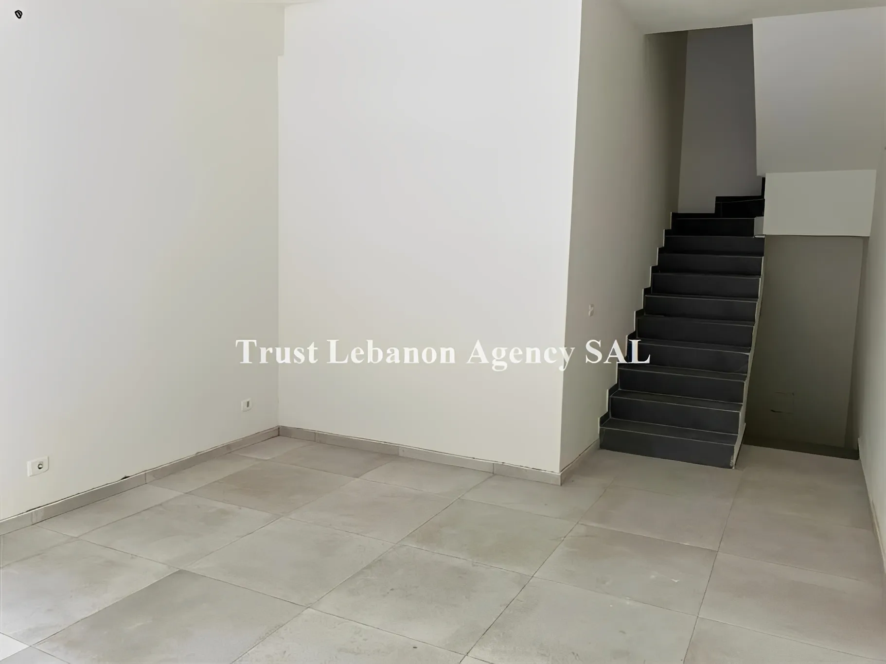 Shop for sale in Metn, Dekweneh