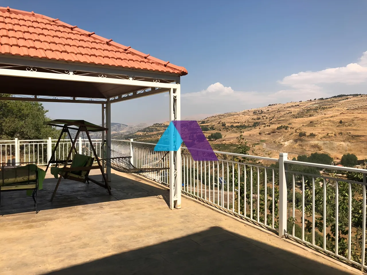 Villa for Sale in Laqlouq - 2 bed, 1 bath