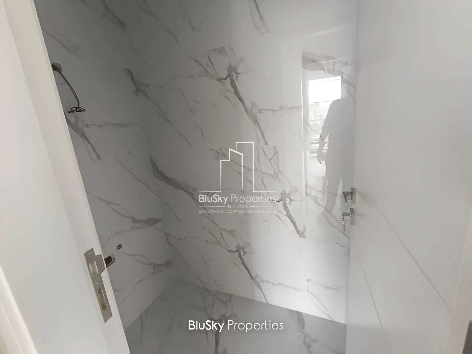 Office for sale in Jal El Dib