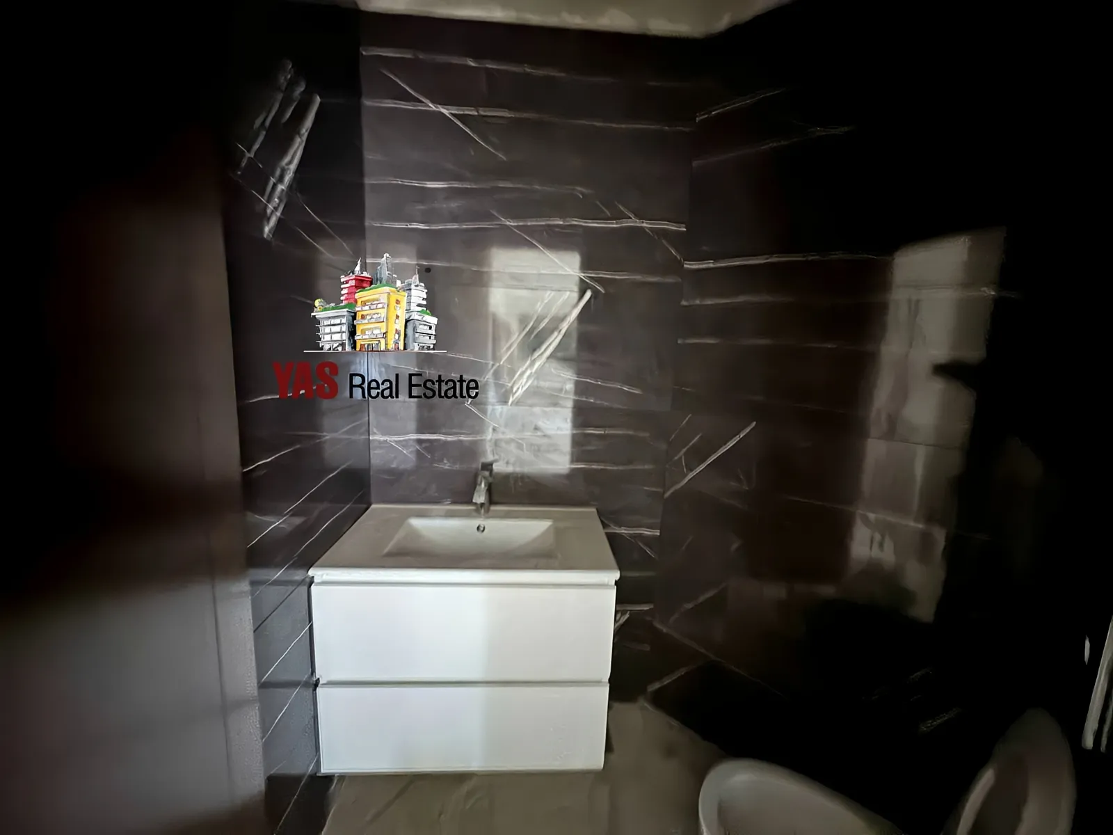 Apartment for Sale in Ballouneh