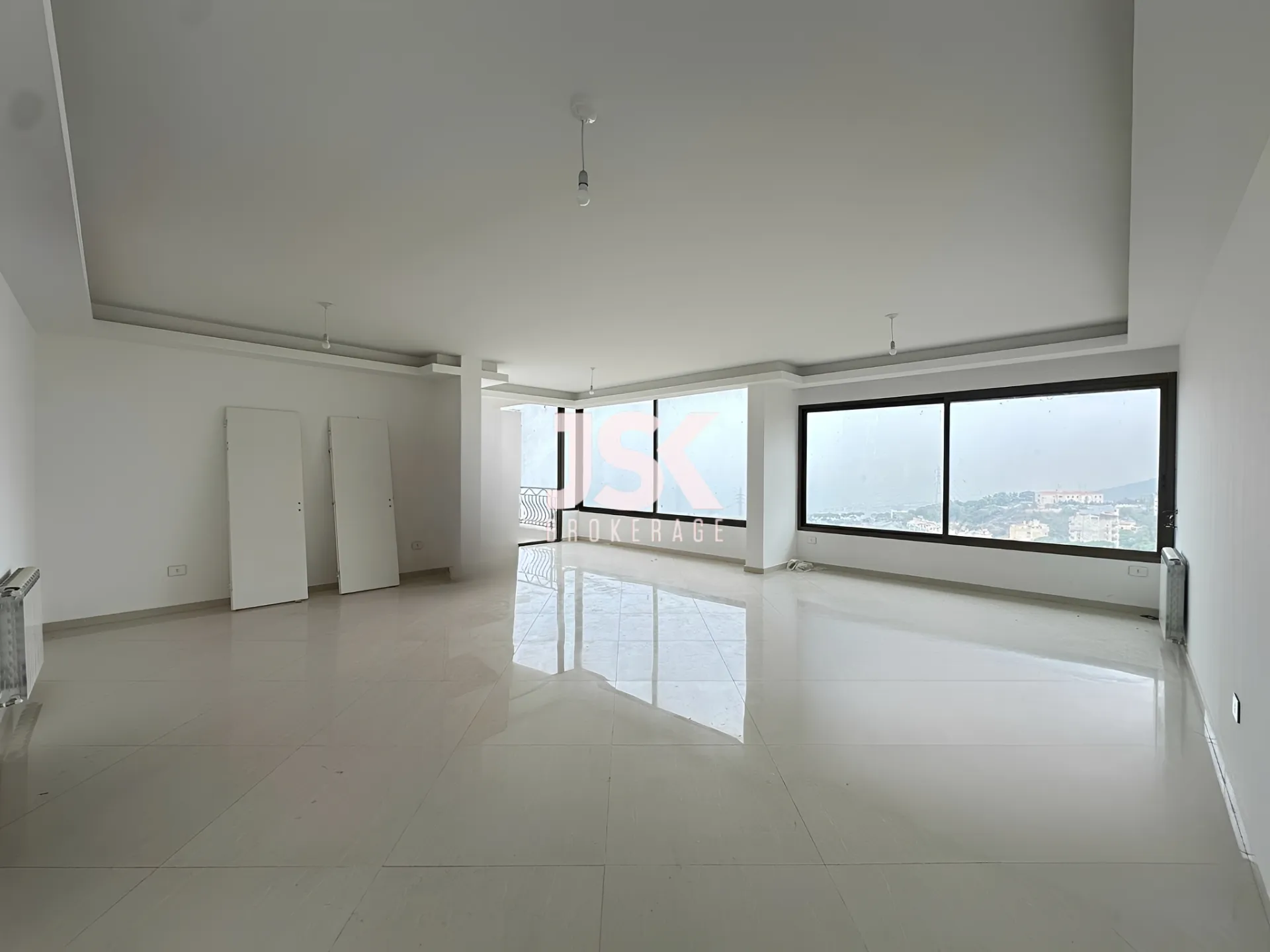 Apartment for Sale in Ain Saadeh - 3 bed