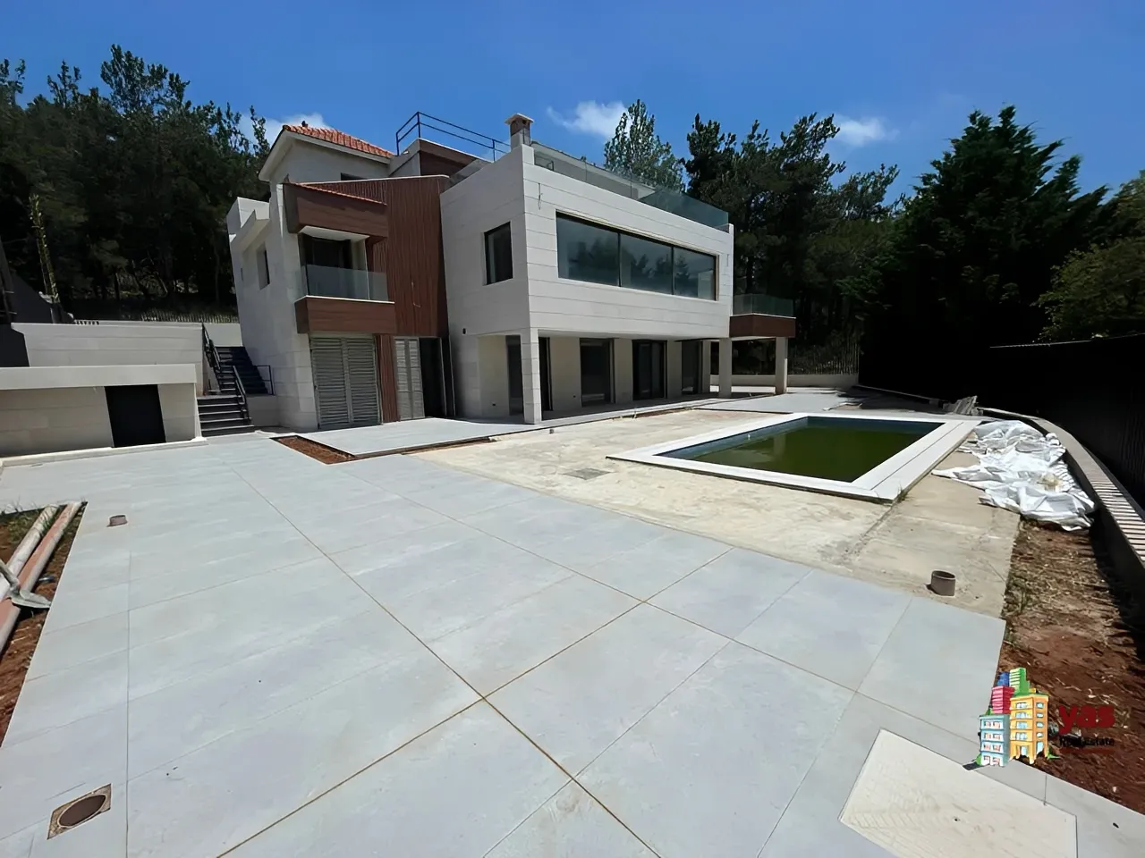 Warehouse for Sale in Baabdat