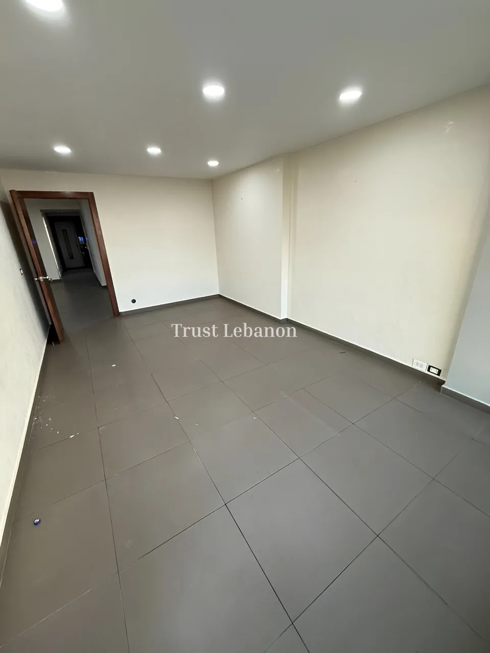 Office for rent in Jdeideh, Lebanon