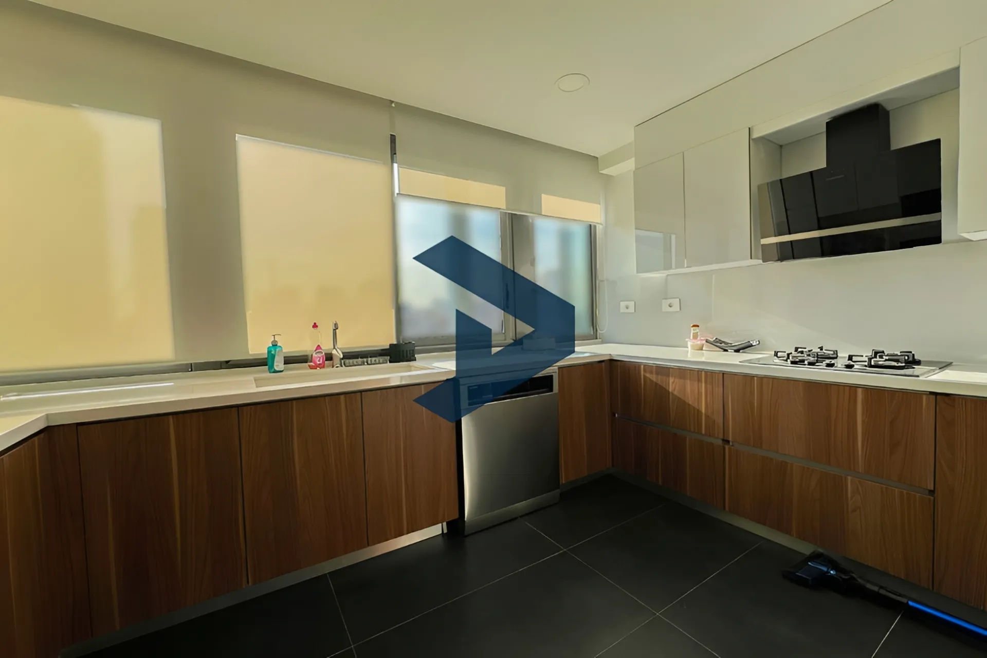 Apartment for rent in Achrafieh, Beirut, Lebanon - 3 bed, 4 bath