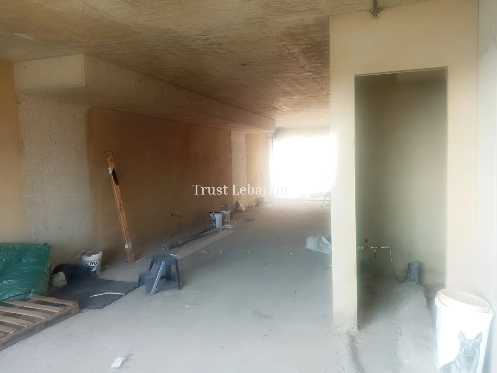 Shop for rent in Mansourieh, Lebanon