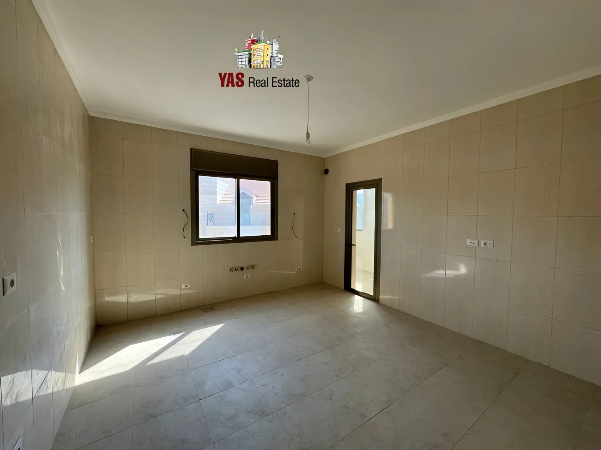 Apartment for Sale in Ballouneh - 3 bed, 4 bath