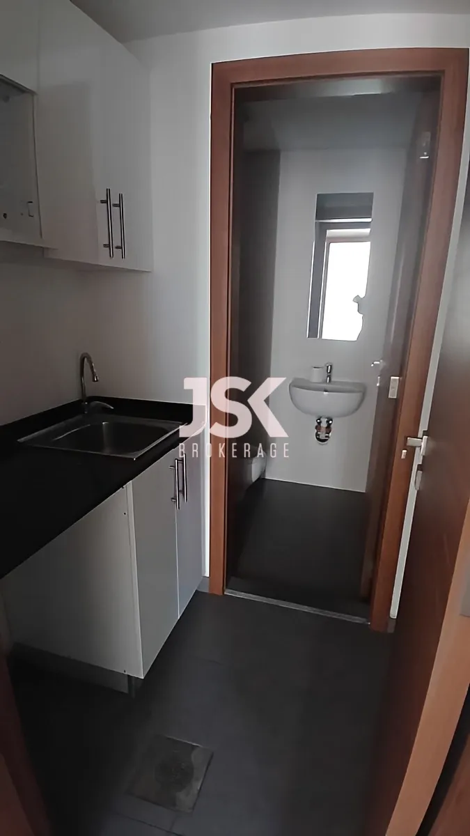 Office for rent in Jdeideh