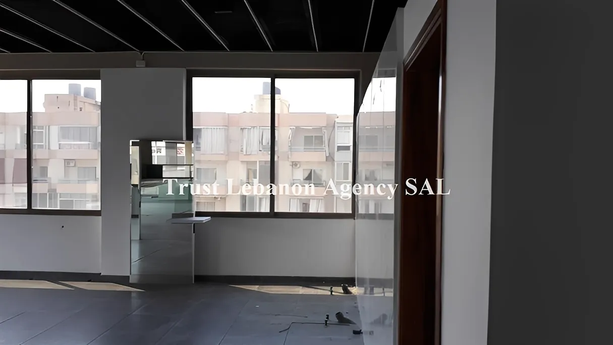 Shop for rent in Baabda, Kfarchima