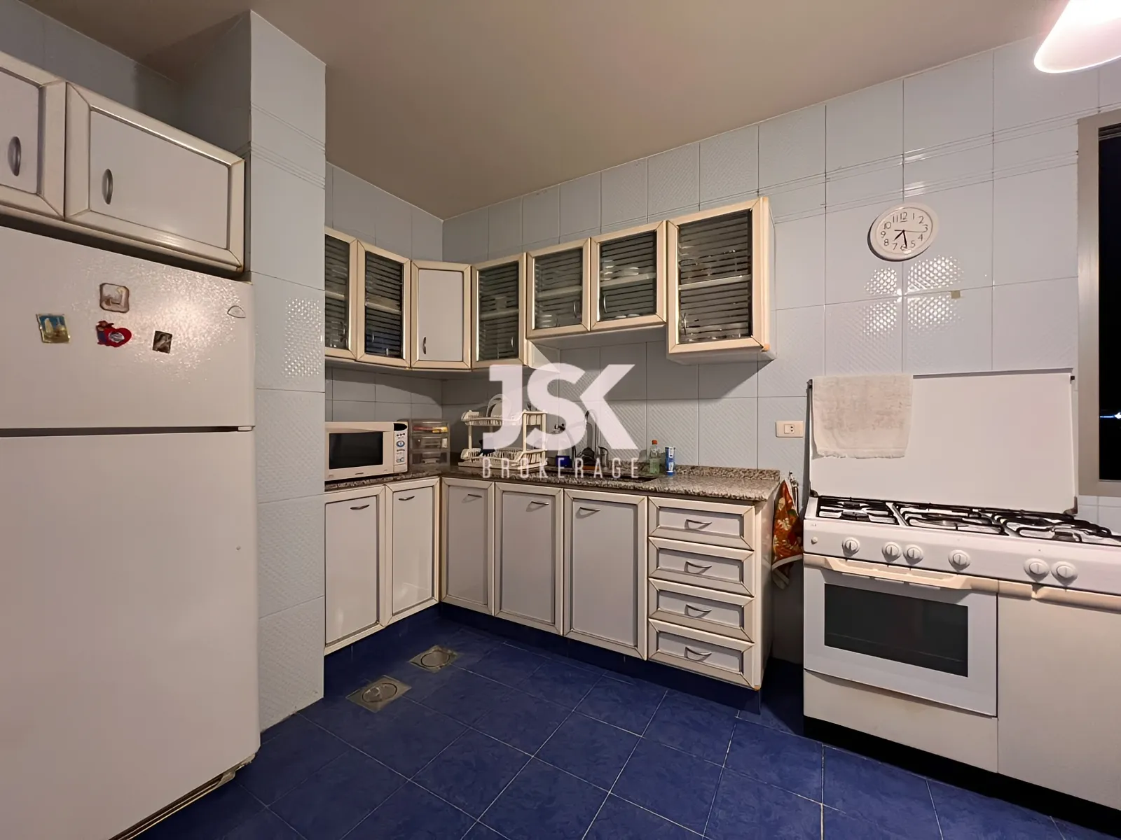 Apartment for Sale in Forn El Chebbak