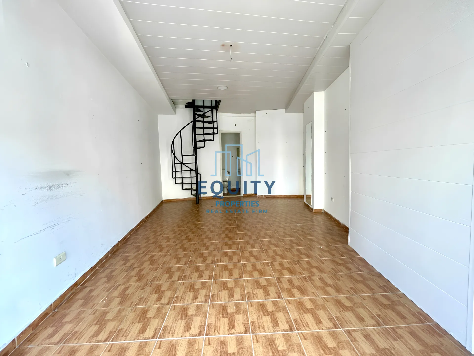 Shop for rent in Zouk Mosbeh