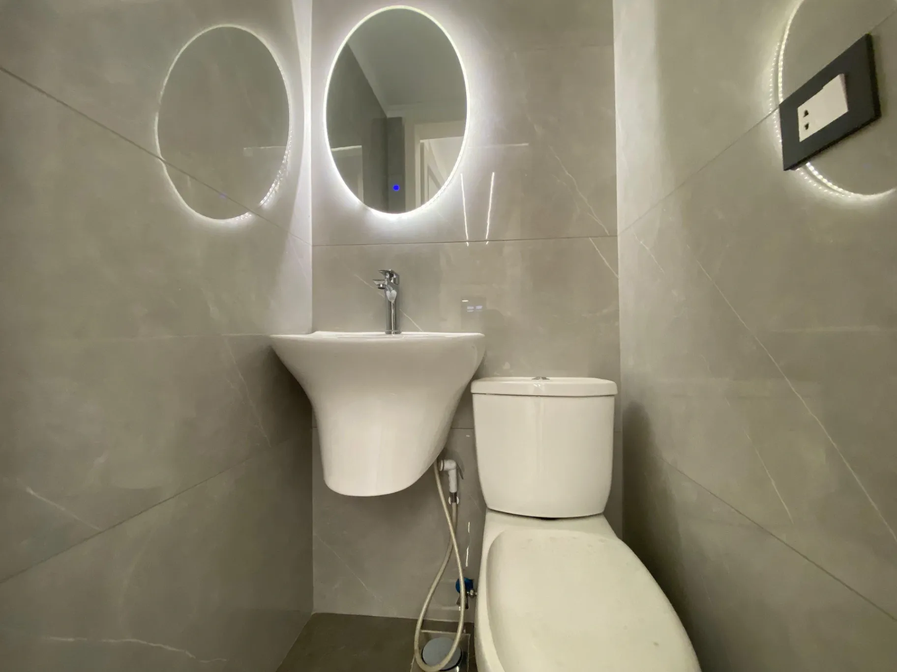 Apartment for sale in Raoucheh, Beirut, Lebanon