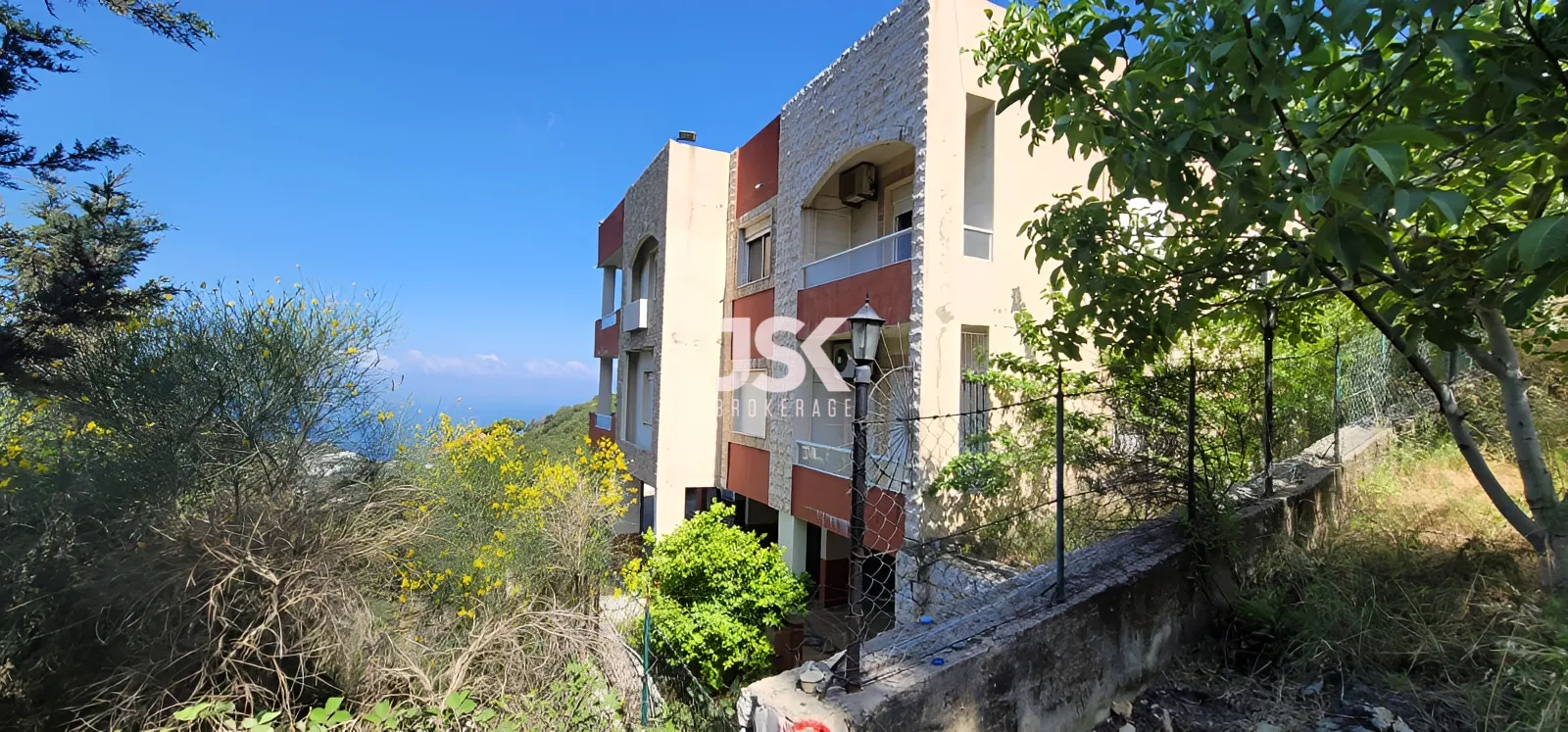 Building for Sale in Ghadras