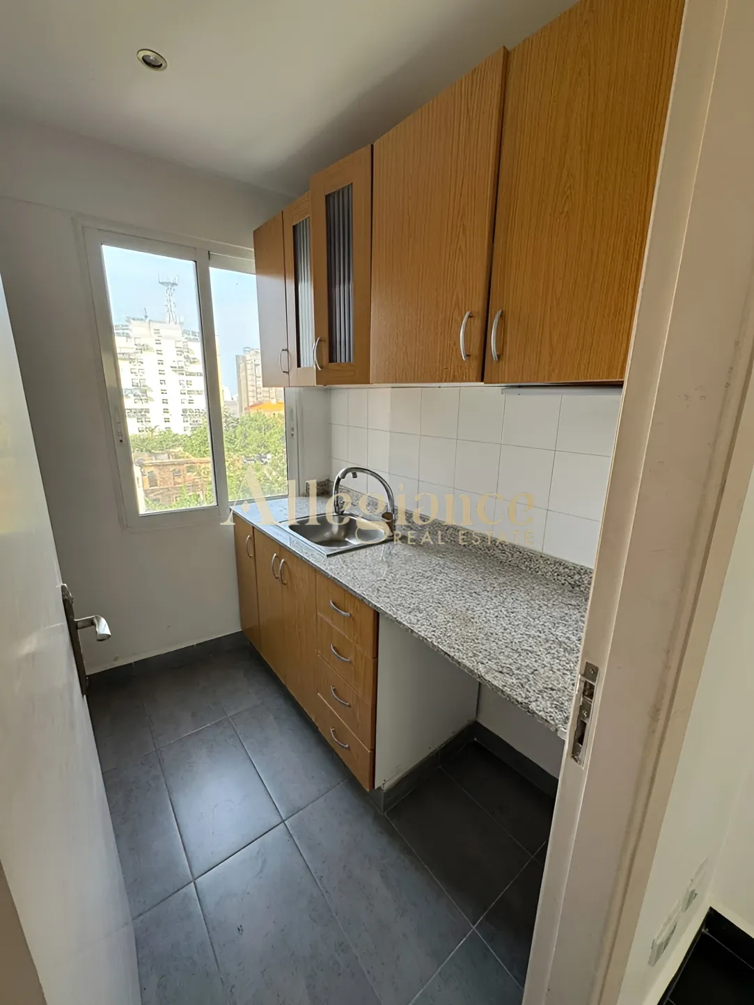 Office for rent in Achrafieh