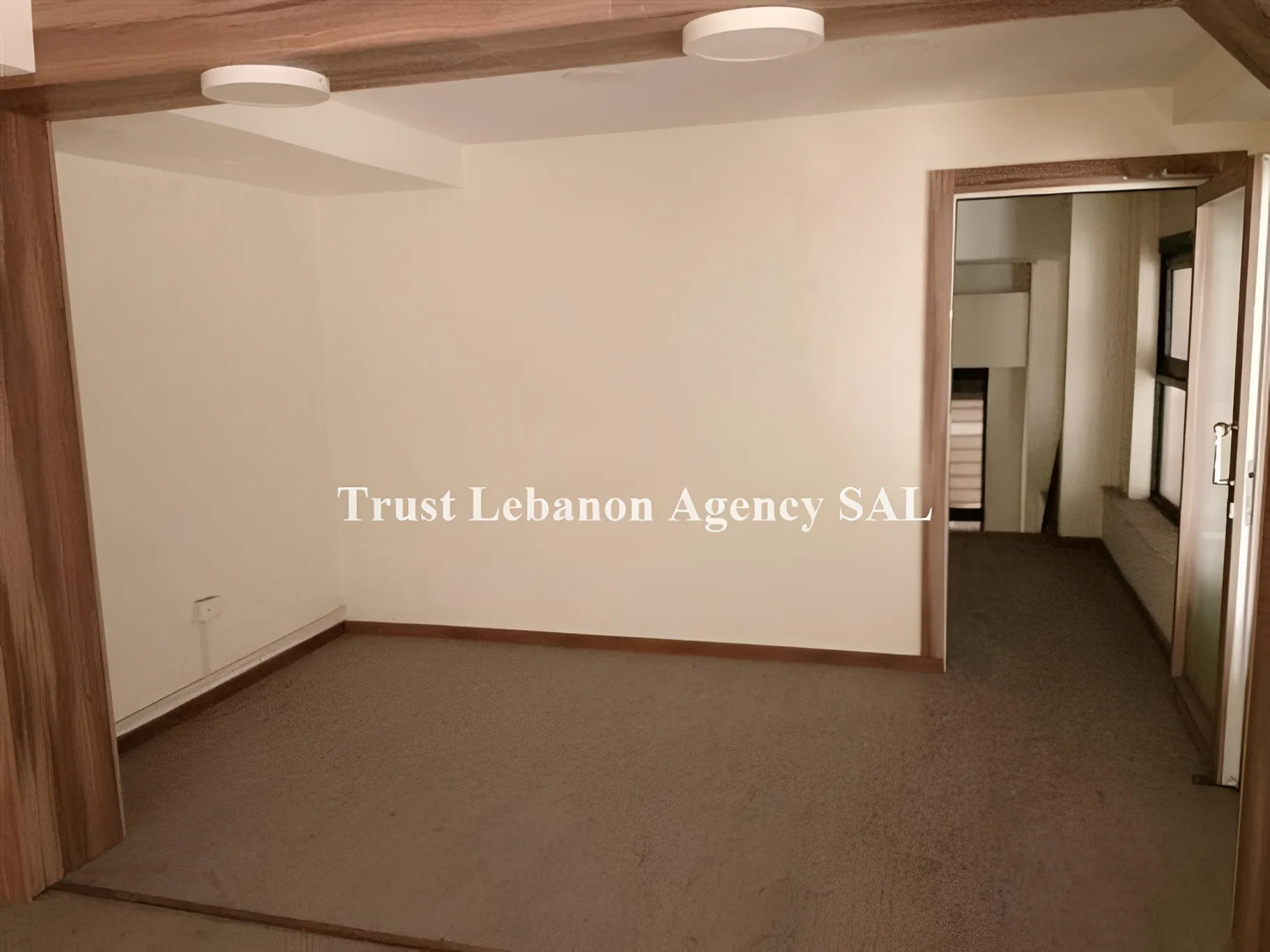 Shop for rent in Beirut, Sanayeh