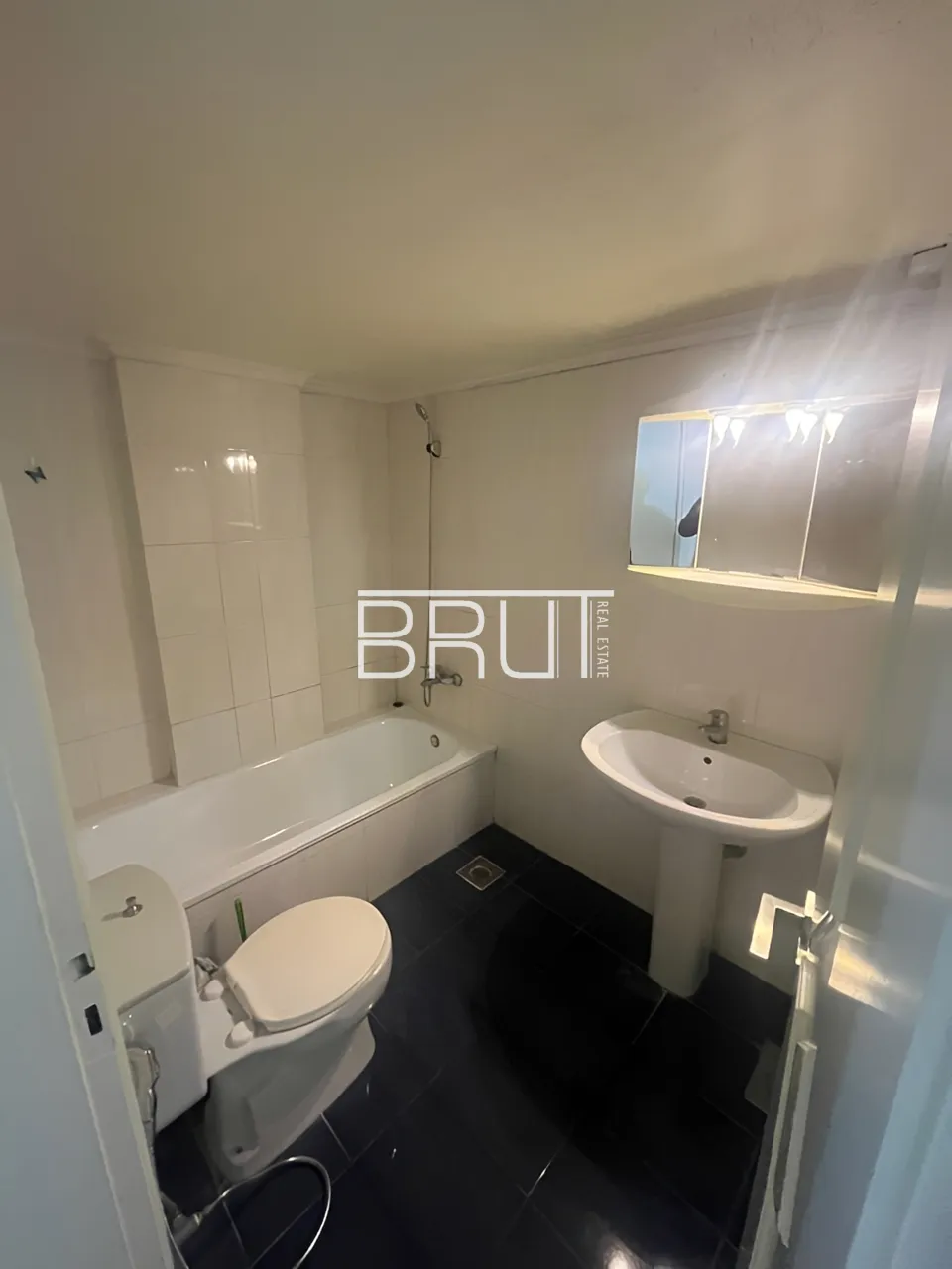 Apartment for Sale in Sehayleh - 3 bed, 3 bath