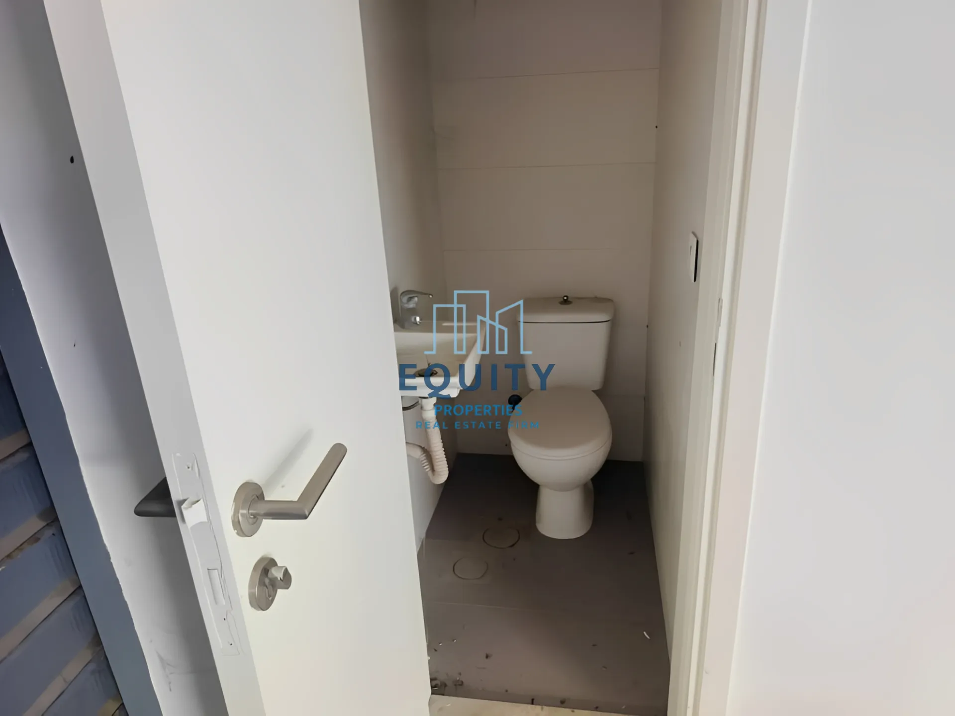 Shop for rent in Jdeideh