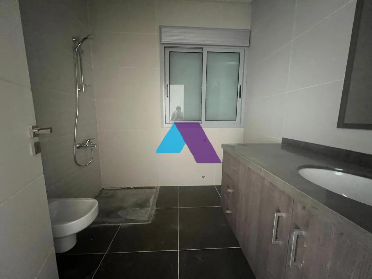 Apartment for Sale in Haret Sakher
