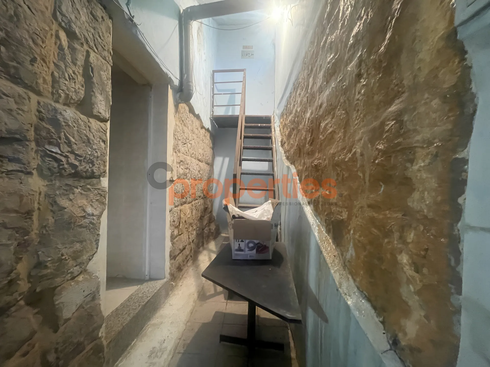 Restaurant for Rent in Rayfoun
