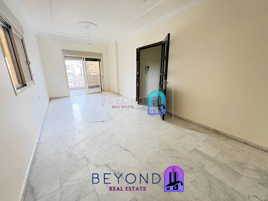 Apartment for rent in Sakiet El Janzeer, Bayrut, Lebanon - 3 bed, 2 bath