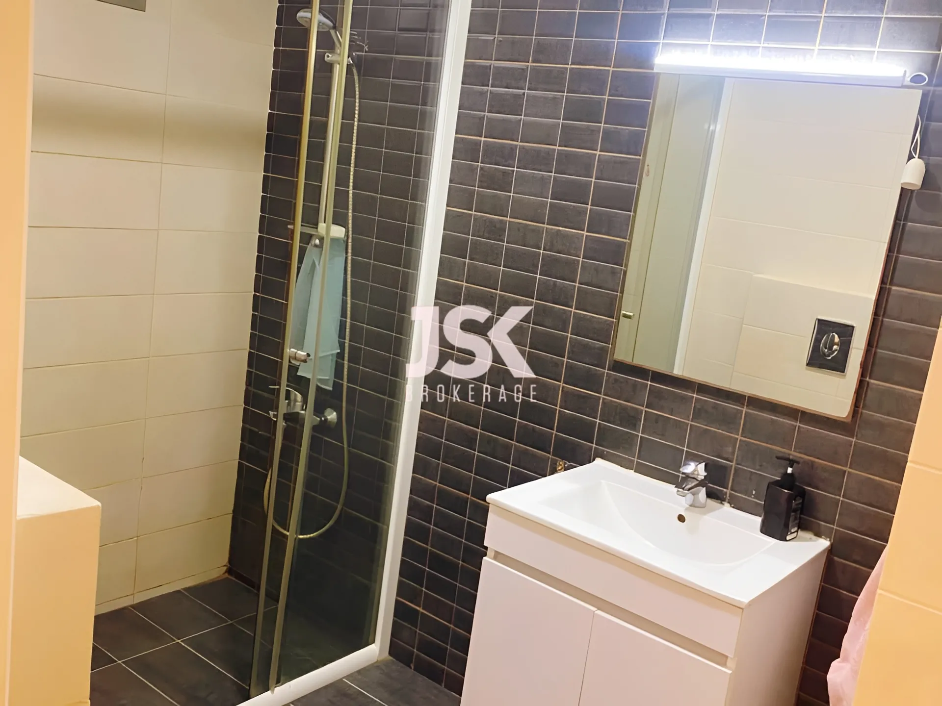 Apartment for Sale in Halat