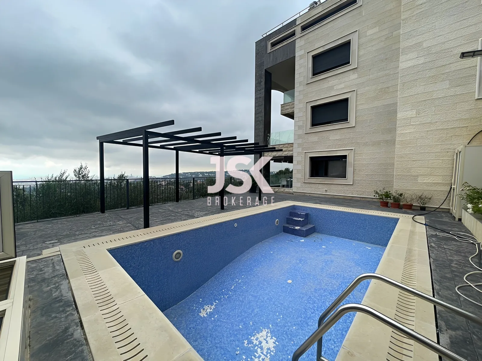 Villa for Sale in Aley