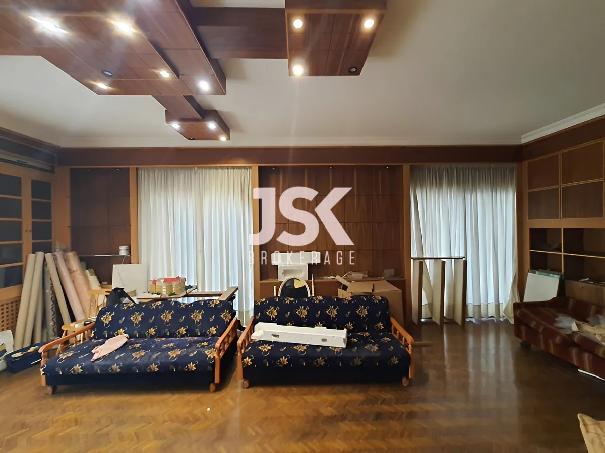 Office for sale in Mansourieh
