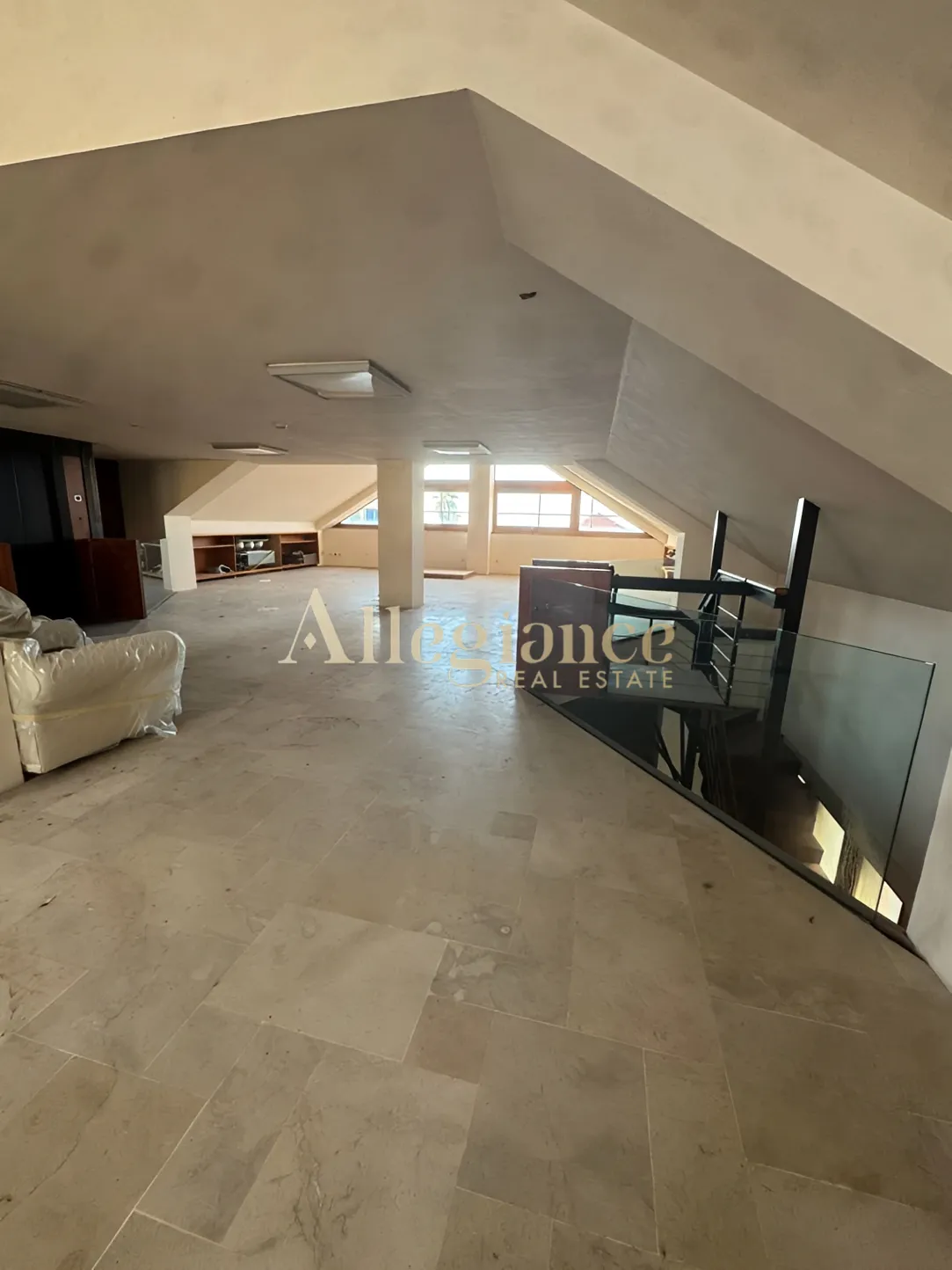 Commercial for sale in Jounieh