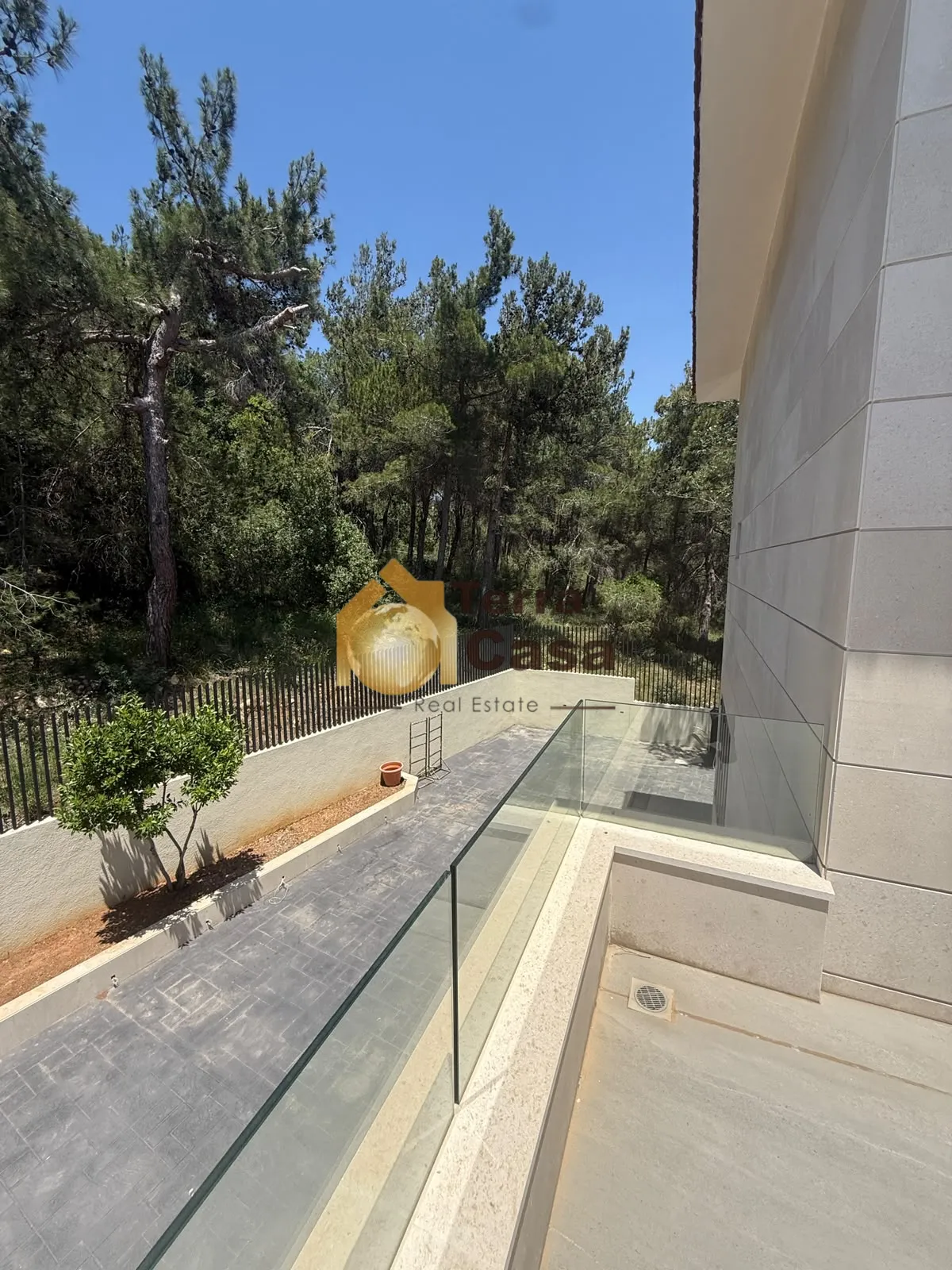 Villa for sale in Baabdat