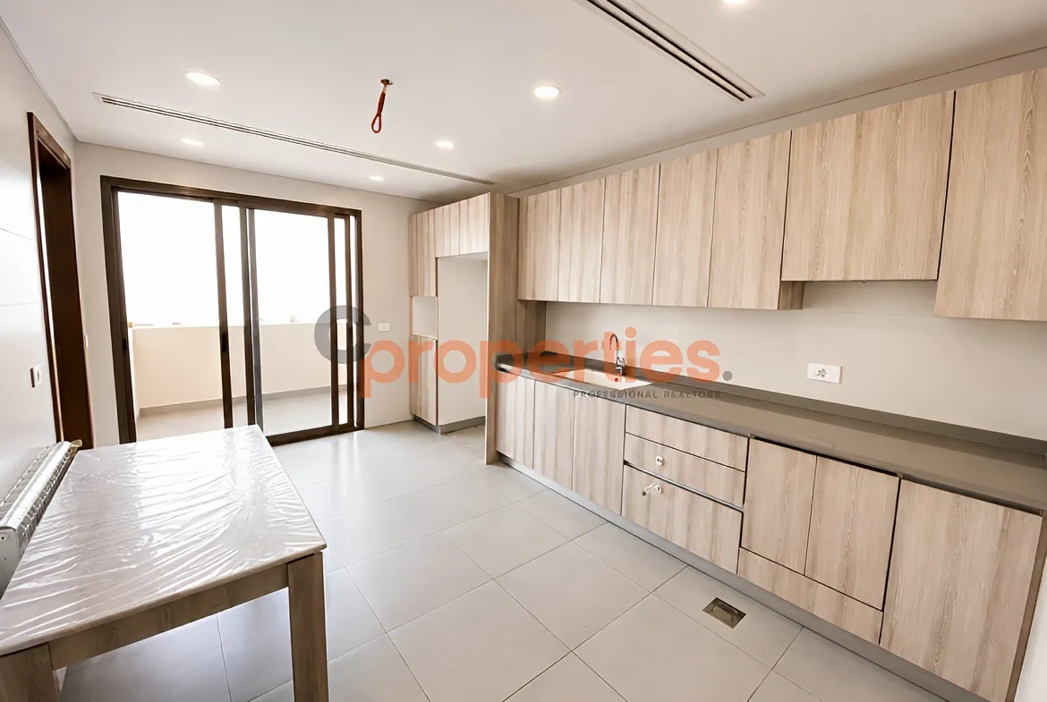 Apartment for Rent in Yarzeh - 5 bath
