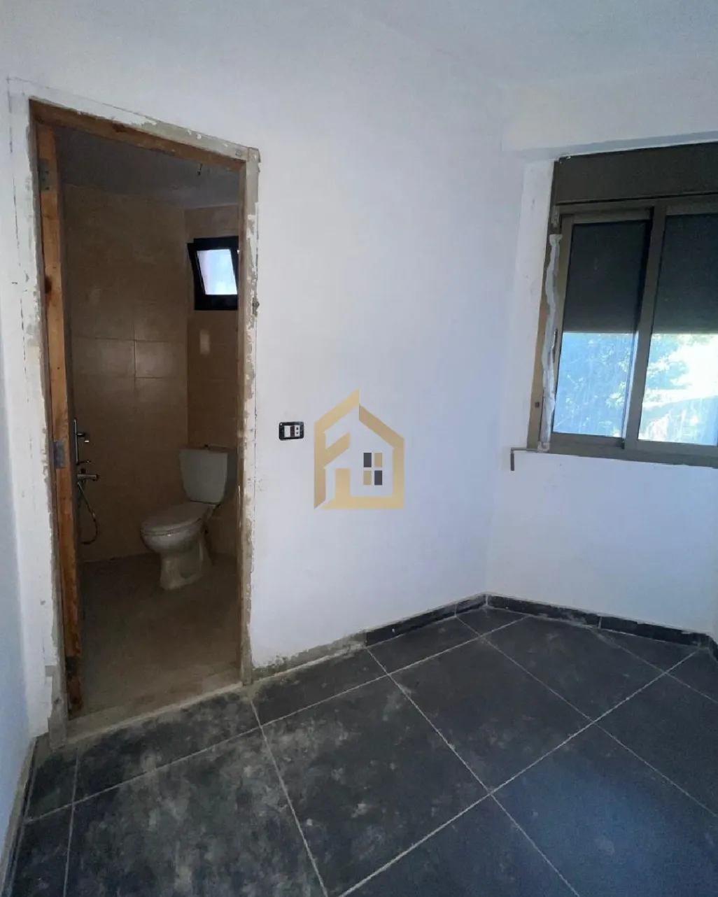Apartment for sale in Qornet El Hamra, Lebanon - 3 bed, 4 bath