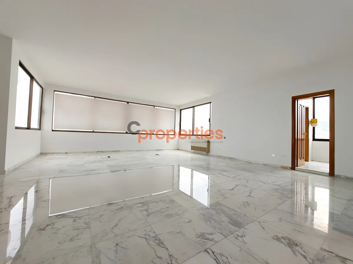 Office for Sale in Zalqa